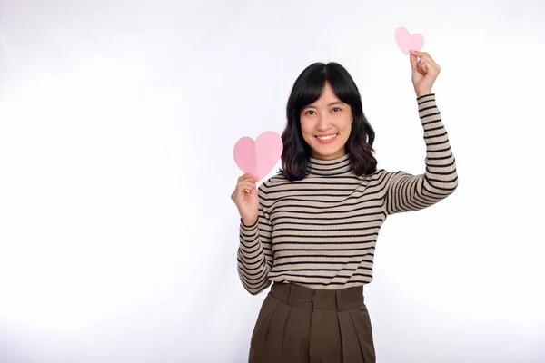 Kağıt Kalpli Güzel Bir Asyalı Kadın Güzel Genç Asyalı Bir — Stok fotoğraf