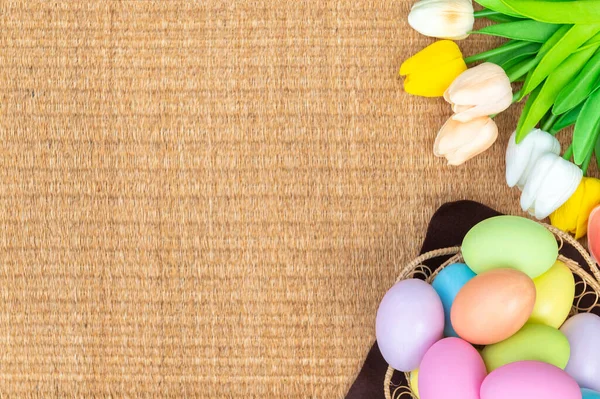 Feliz Pascua Concepto Tarjeta Felicitación Vacaciones Huevos Pascua Coloridos Flores —  Fotos de Stock