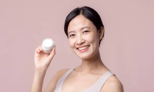 Mujer Joven Asiática Con Crema Facial Para Cuidado Piel Crema — Foto de Stock