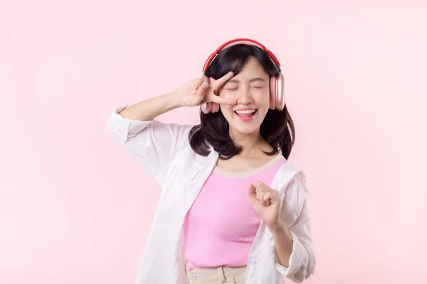 Sonrisa Asiática Bonita Modelo Persona Escuchar Música Canción Disfrutar Danza —  Fotos de Stock