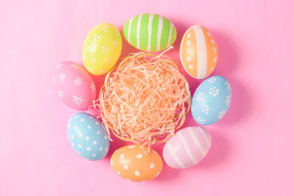 Boldog Húsvéti Ünnepi Üdvözlőkártya Koncepciót Színes Húsvéti Tojás Pasztell Rózsaszín — Stock Fotó