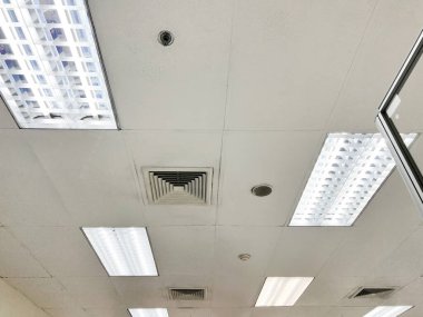 Tavana monte edilmiş kaset tipi klima.