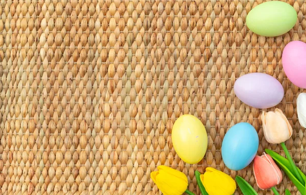 Великоднім Святковим Привітанням Карток Кольорові Пасхальні Яйця Весняні Квіти Папірусі — стокове фото