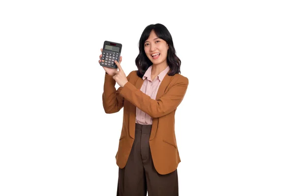 Conceito Dia Fiscal Mulher Asiática Confiante Sorrindo Segurando Calculadora Dedo — Fotografia de Stock