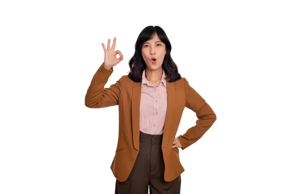 Jovem Mulher Asiática Empreendedora Profissional Mostrando Bem Com Expressão Facial — Fotografia de Stock
