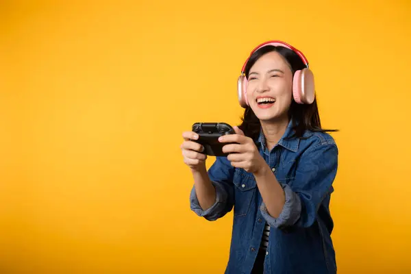 Portret Aziatische Jonge Vrouw Met Gelukkig Succes Glimlach Dragen Denim — Stockfoto