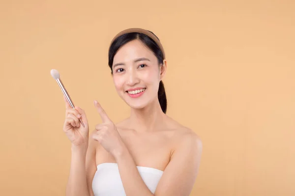 Retrato Joven Mujer Asiática Feliz Con Maquillaje Natural Cara Celebración — Foto de Stock