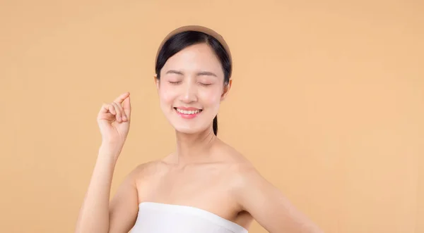 Wanita Muda Asia Cantik Model Dengan Kulit Wajah Segar Yang — Stok Foto