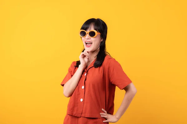 Retrato Hermosa Joven Asiática Mujer Feliz Sonrisa Vestida Con Naranja —  Fotos de Stock