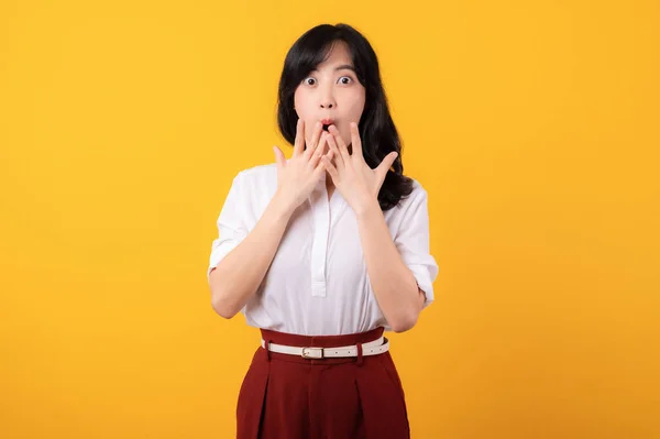 Portrait Young Beautiful Asian Woman Enterpriser Surprised Face Wearing White — Stock Photo, Image