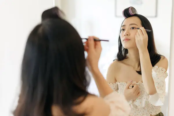 Beautiful Asian Young Woman Applying Makeup Front Mirror Lifestyle People — Stock Photo, Image