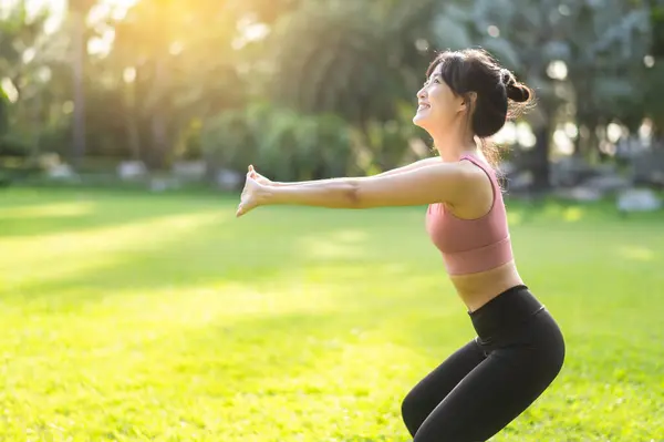 Přijmout Aktivní Zdravý Životní Styl Fit Asijské Mladé Ženy 30S — Stock fotografie