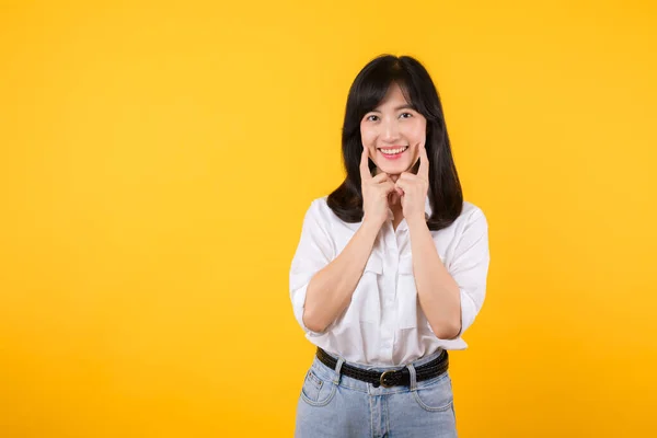 Junge Asiatische Schöne Frau Glückliches Lächeln Trägt Weißes Hemd Und — Stockfoto