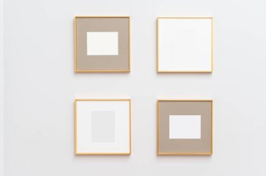 Boşluğu modern resim çerçeveleriyle sanat galerisine dönüştür. beyaz tasarım ve boş şablonlar resimler veya sanat eserleri için boş tuval oluşturur. Evde ya da ofiste.