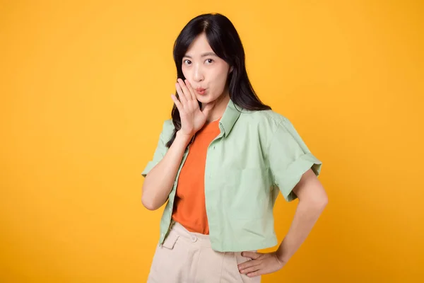 Capture Young 30S Asian Woman Wearing Green Shirt Orange Background — Stock Photo, Image