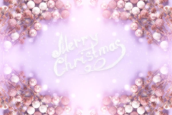 장난감의 세트를 크리스마스 인사장 Decoraton를 장식적인 핑크와 보라색 색상으로 장식으로 스톡 이미지