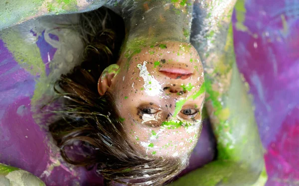 Портрет Сексуальної Жінки Білим Зеленим Сірим Кольором Розфарбованим Декоративно Рожевому — стокове фото