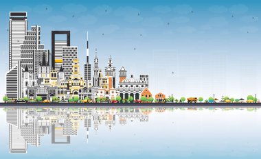 İspanya 'ya hoş geldiniz. Gray Binaları, Blue Sky ve Reflections ile City Skyline. Tarihsel Mimarlık. Şehir simgeleriyle İspanya şehri. Madrid mi? Barselona 'da. Valencia. Sevilla. Zaragoza.