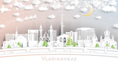 Hughkavkaz Rusya. Kar taneleri, ay ve neon çelenklerle kağıt kesiği şeklinde ufuk çizgisi. Noel ve yeni yıl konsepti. Noel Baba kızakta. Yöresel simgelerle.