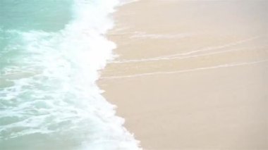 Karayipler ve sıcak dalgalar Domenica 'nın kumlu sahillerine çarpıyor