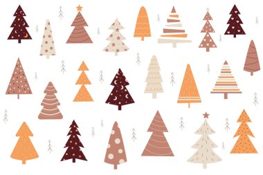 Boho tarzı bir Noel ağacı seti. Yeni yıl ağaçları turuncu, bej ve mor renklerde..