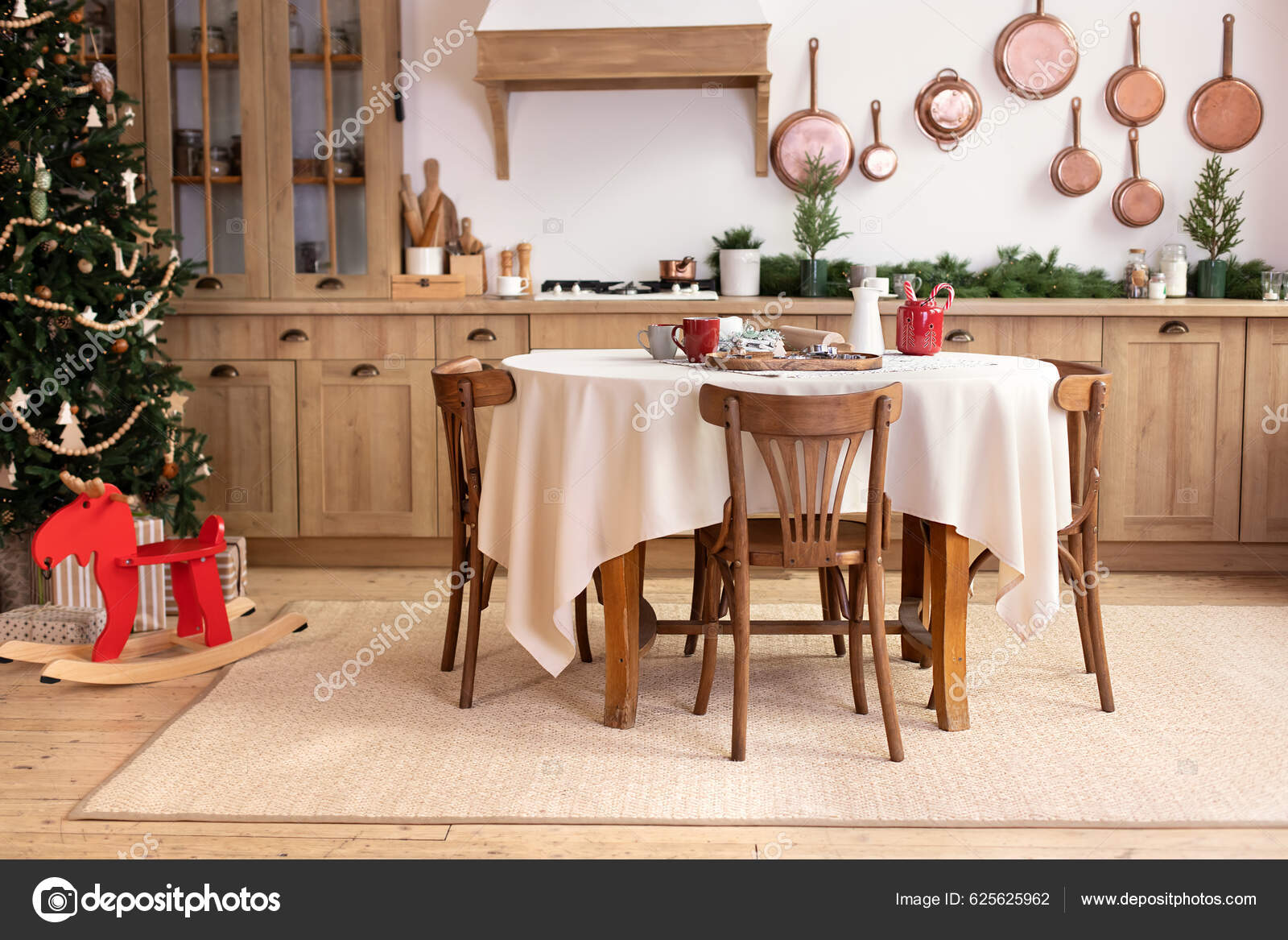 Cocina Escandinava De Diseño De Interiores Con Mesa Redonda Y