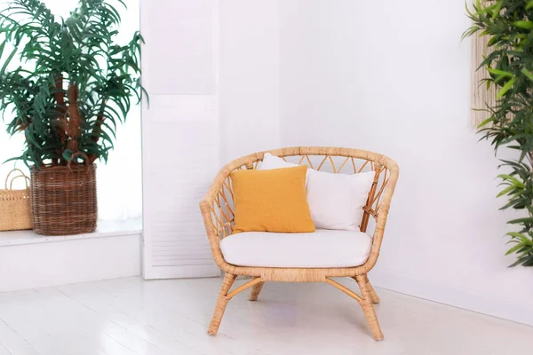 Design Wicker Chair Stylish Light Bedroom Interior Rattan Armchair White —  Fotos de Stock