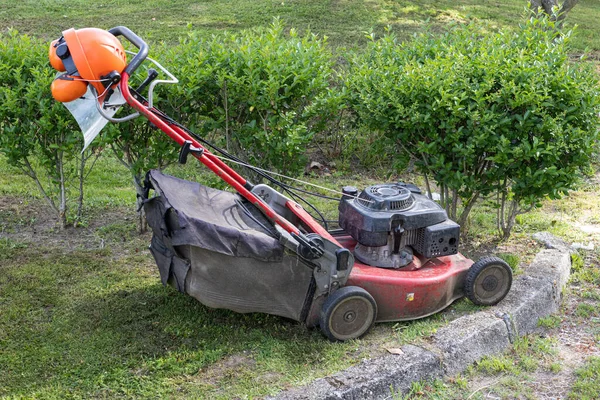 Lawn Mower Safety Helmet Face Shield Earmuffs Garden — Stock Photo, Image