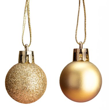 Beyaz arka plan üzerinde izole altın Noel topları