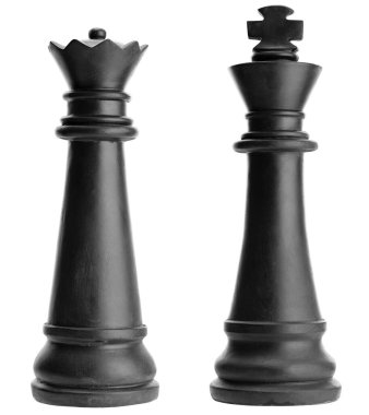 Kral ve Kraliçe siyah satranç taşı beyaz arkaplanda izole