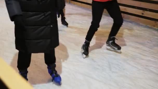 Ukraine Kyiv 2021 Group Anonymous People Ice Skating Public Ice — Stock Video