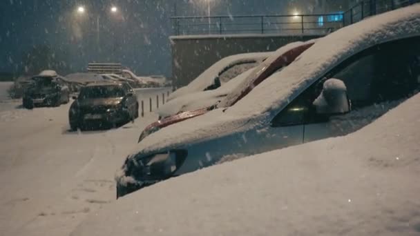 Україна Київ 2021 Автомобіль Під Снігом Під Час Зимового Снігопаду — стокове відео