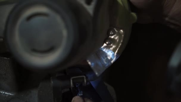 Man Work Sharpening Metal Chain Grinder Industrial Environment Close — Stock Video