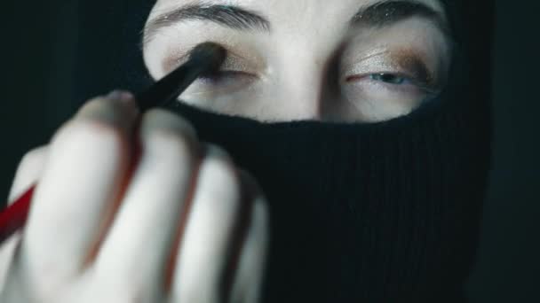 Una Chica Con Hermosos Ojos Hiyab Maquilla Concepto Poder Masculino — Vídeos de Stock