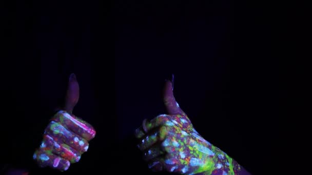 Hand Fluorescent Ethnic Pattern Shows Thumbs Fluorescent Paint Body Art — Vídeo de Stock