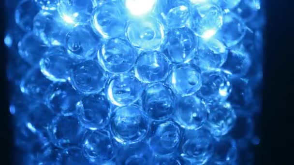 Air Berwarna Bola Gel Biru Gelembung Super Makro Gerakan Lambat — Stok Video