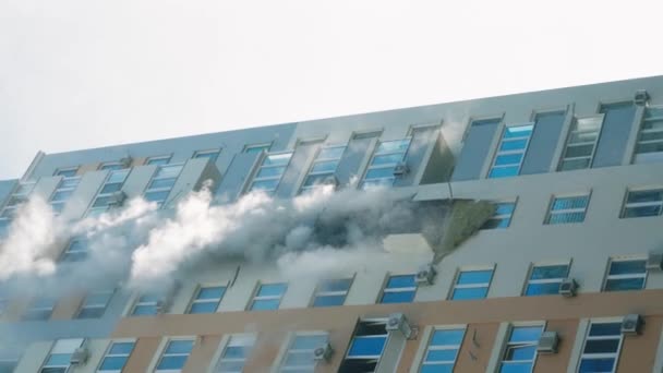 Kyiv Ukraine Νοεμβρίου 2022 Φωτιά Στο Διαμέρισμα Πυκνός Γκρίζος Καπνός — Αρχείο Βίντεο