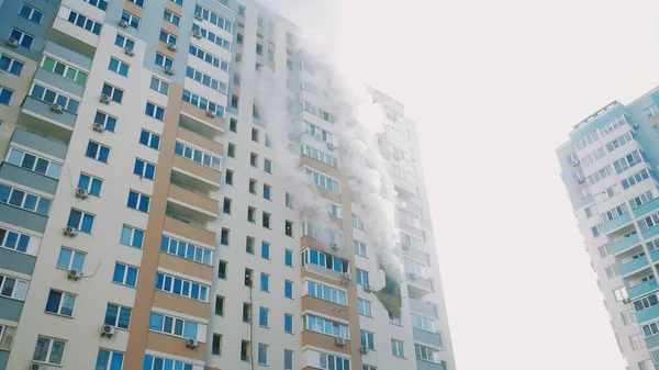 Kyiv Ukraine November 2022 Smoke Comes Burning Rooms Multi Storey — Foto de Stock