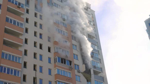 Kijev Ukrajna November 2022 Tűz Egy Lakóépületben Tűzoltók Lángok Ellen — Stock Fotó