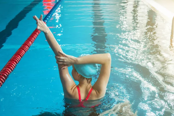 Synchronized Girl Working Out Tricks Pool Synchronized Swimming Sports Water — Foto de Stock