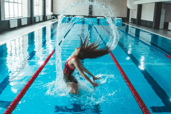 Synchronized Girl Working Out Tricks Pool Synchronized Swimming Sports Water — Foto de Stock
