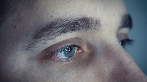 Kılcal Damarları Olan Yeşil Gözler Optalmoloji Tıp Kavramı Farklı Yönlere — Stok video