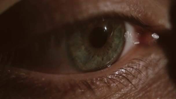 Ojo Verde Cerca Con Capilares Concepto Oftalmología Medicina Ojo Macro — Vídeo de stock
