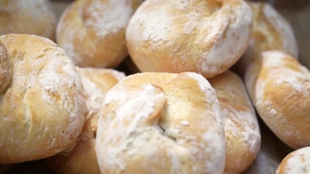 Färskt Bröd Hyllorna Bageriet Snabbköpet Handlar Mataffären Koncept För Försäljning — Stockvideo