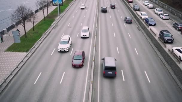 Αεροφωτογραφία Της Κίνησης Των Αυτοκινήτων Μποτιλιάρισμα Γρήγορη Κίνηση Ταχύτητας — Αρχείο Βίντεο