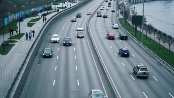 Vacker Antenn Syn Bilar Som Kör Multi Level Motorväg Direkt — Stockvideo