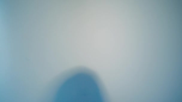 Тінь Розмивання Жахів Людини Матовим Склом Розмита Рука Абстракція Форми — стокове відео