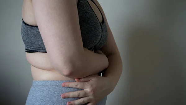 Närbild Fett Veck Den Stora Magen Överviktig Kvinna Begreppet Övervikt — Stockfoto