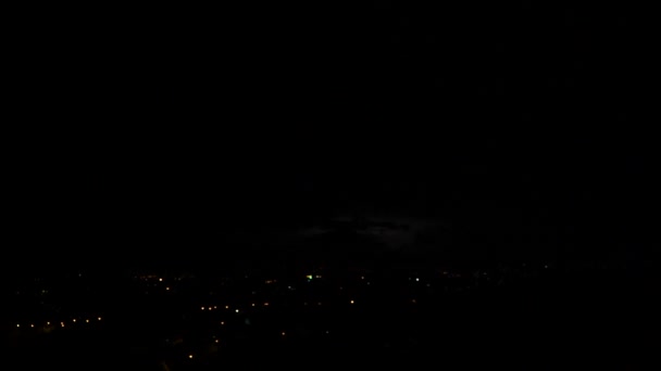 Een Sterke Onweersbui Met Bliksem Wolken Nachtelijke Hemel Tijdens Een — Stockvideo