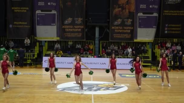 Kijów Ukraina Grupa Wsparcia Pięknych Dziewcząt Tańczy Hali Podczas Przerwy — Wideo stockowe